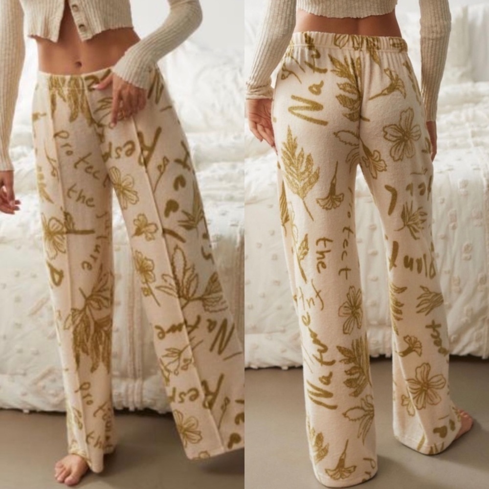 NWT Urban Outfitters Out From Under Edith Floral Fleece Lounge Pants